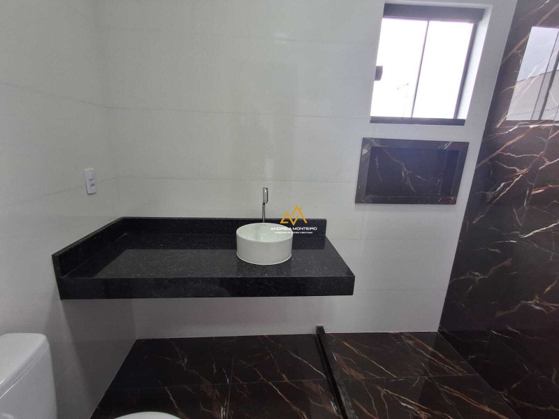 Casa com 3 dormitórios à venda, 99m² por R$ 540.000 -Cond. Dom Village- Ubatiba - Maricá Rodovia. Vereador Oldemar Guedes Figueiredo Maricá - 