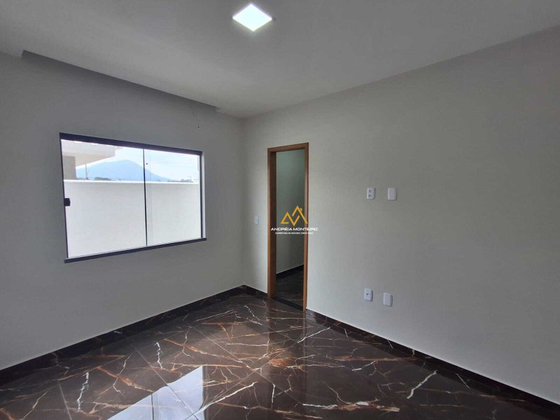 Casa com 3 dormitórios à venda, 99m² por R$ 540.000 -Cond. Dom Village- Ubatiba - Maricá Rodovia. Vereador Oldemar Guedes Figueiredo Maricá - 