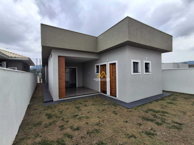 Casa com 3 dormitórios à venda, 99m² por R$ 540.000 -Cond. Dom Village- Ubatiba - Maricá Rodovia. Vereador Oldemar Guedes Figueiredo Maricá - 