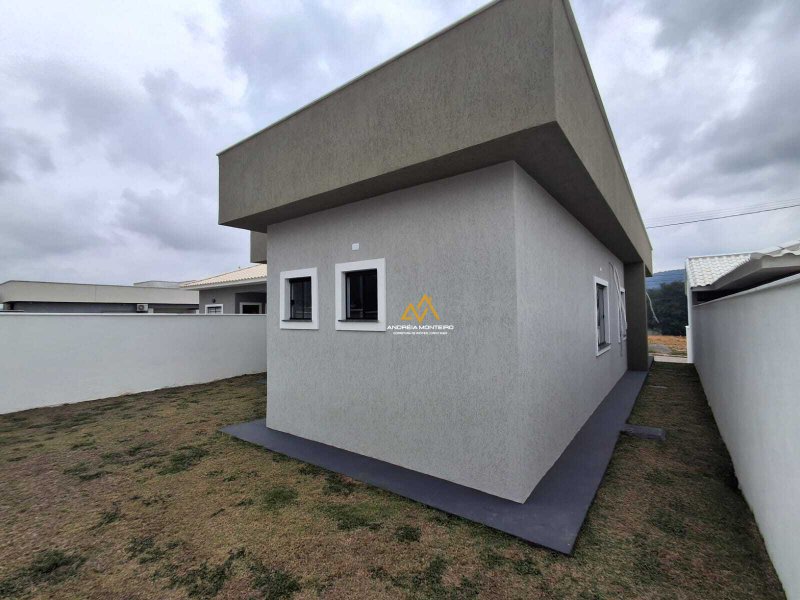 Casa com 3 dormitórios à venda, 99m² por R$ 540.000 -Cond. Dom Village- Ubatiba - Maricá Rodovia. Vereador Oldemar Guedes Figueiredo Maricá - 