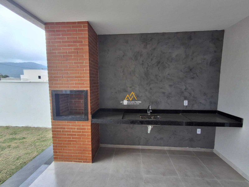 Casa com 3 dormitórios à venda, 99m² por R$ 540.000 -Cond. Dom Village- Ubatiba - Maricá Rodovia. Vereador Oldemar Guedes Figueiredo Maricá - 