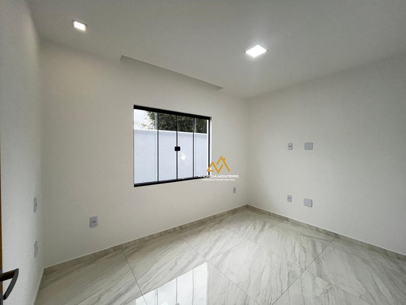 Casa com 3 dormitórios à venda, 100m² por R$ 560.000 -Cond. Dom Village- Ubatiba - Maricá Rodovia. Vereador Oldemar Guedes Figueiredo Maricá - 