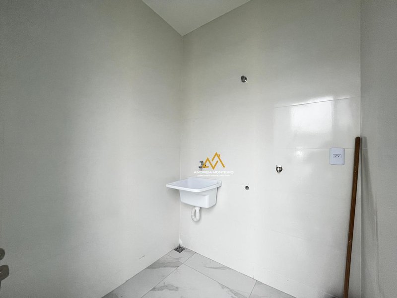 Casa com 3 dormitórios à venda, 100m² por R$ 560.000 -Cond. Dom Village- Ubatiba - Maricá Rodovia. Vereador Oldemar Guedes Figueiredo Maricá - 
