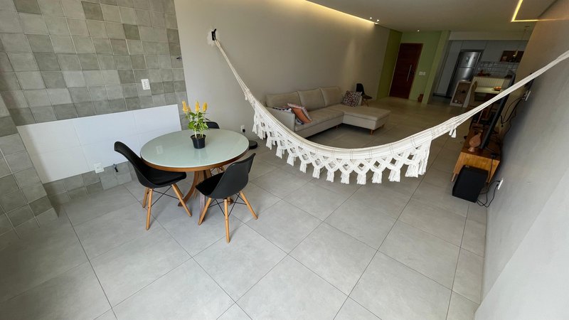 3 quartos (1 suíte). 156m2. Varanda integrada. Reformado. 1 vaga de garagem coberta Rua Faustino Porto Recife - 