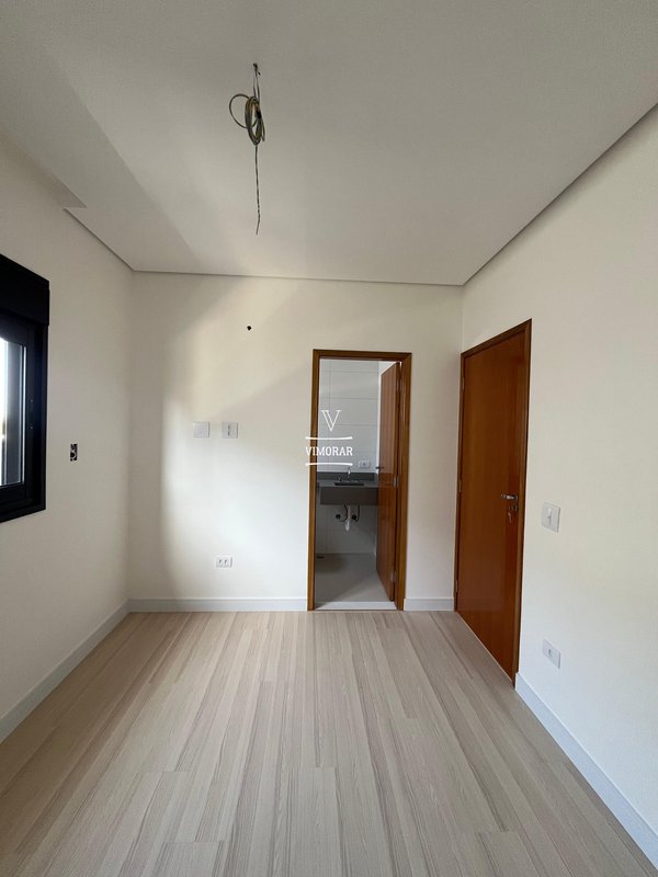 Sobrado 3 suítes + 2 vagas de garagem  São Paulo - 