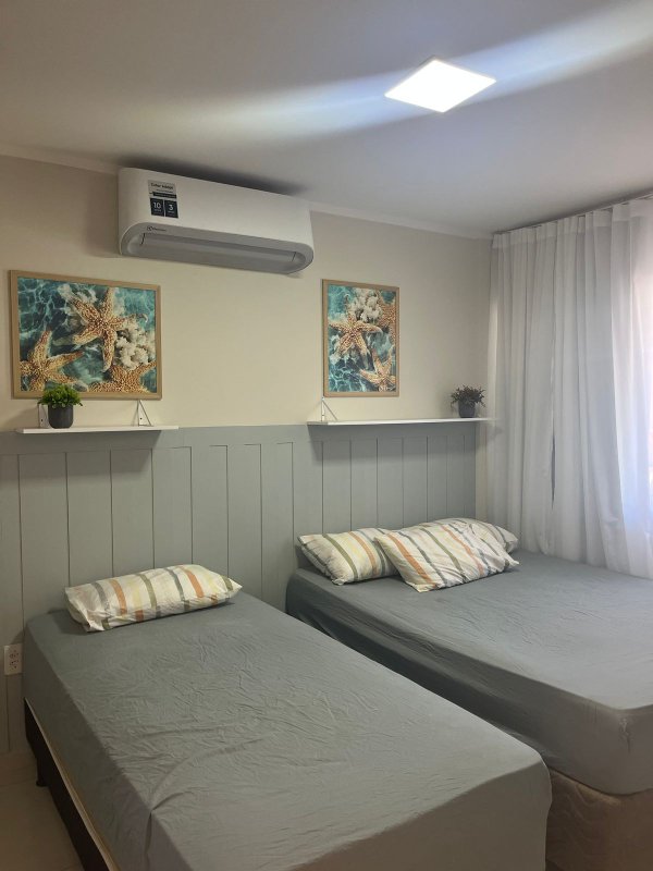 3 quartos (3 suítes), 150m². 2 vagas de garagem Porteira fechada Rua São José do Pontal Tamandaré - 