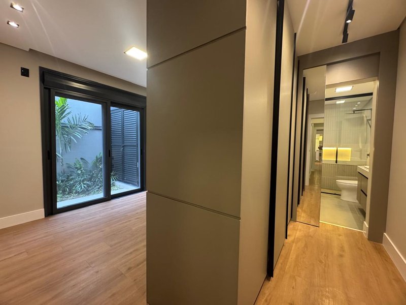 Linda Residência no Condomínio Arborais – Alphaville Campinas Avenida Marcelo Fiolo Pupo de Campos Ferreira Campinas - 