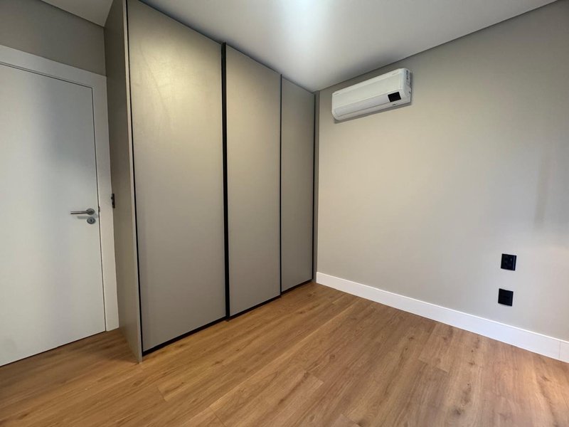Linda Residência no Condomínio Arborais – Alphaville Campinas Avenida Marcelo Fiolo Pupo de Campos Ferreira Campinas - 