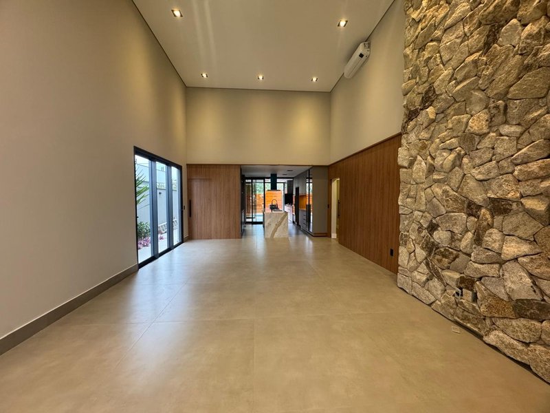 Linda Residência no Condomínio Arborais – Alphaville Campinas Avenida Marcelo Fiolo Pupo de Campos Ferreira Campinas - 