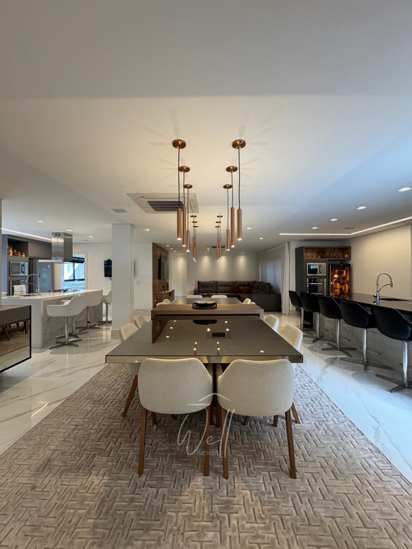 Mansão mobiliada de esquina  no Condomínio Swiss Park 561m2 - 05 suítes - 09 vagas Avenida Omar Daibert São Bernardo do Campo - 