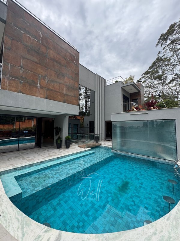 Mansão mobiliada de esquina  no Condomínio Swiss Park 561m2 - 05 suítes - 09 vagas Avenida Omar Daibert São Bernardo do Campo - 