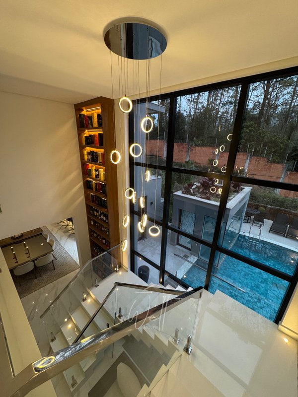 Mansão mobiliada de esquina  no Condomínio Swiss Park 561m2 - 05 suítes - 09 vagas Avenida Omar Daibert São Bernardo do Campo - 