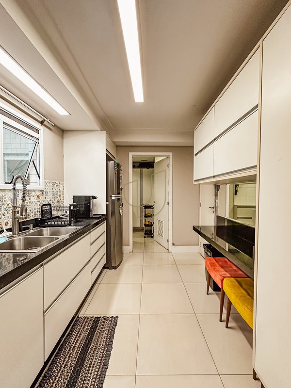 Apartamento com 3 Suítes no Grand Club Vila Ema Rua Francisco Ricci São José dos Campos - 