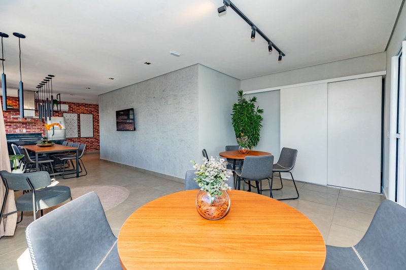 VENDO APARTAMENTO 45M2 - 2 QUARTOS - CONDOMÍNIO COMPLETO - NOVO! Rua Guaicurus São Paulo - 