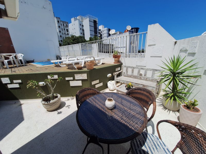 APARTAMENTO COBERTURA 3 QUARTOS 2 SUÍTES PISCINA 2 GARAGENS REFORMADO VENDA RIO VERMELHO! Rua Maragogipe Salvador - 