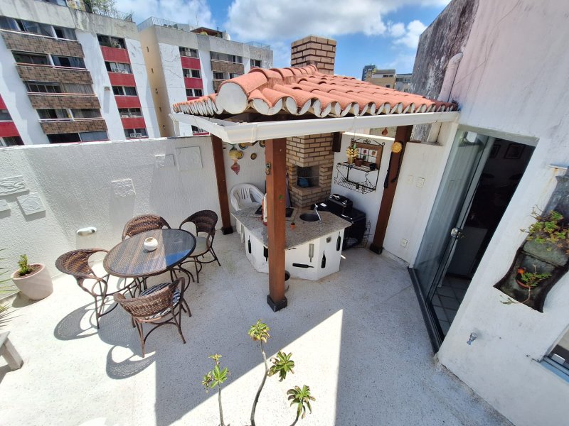 APARTAMENTO COBERTURA 3 QUARTOS 2 SUÍTES PISCINA 2 GARAGENS REFORMADO VENDA RIO VERMELHO! Rua Maragogipe Salvador - 
