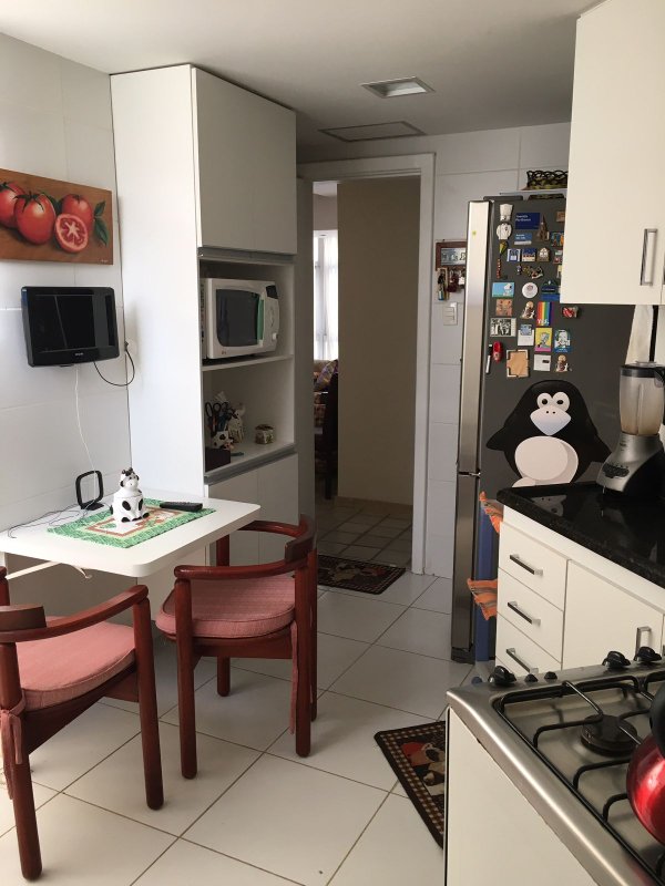 APARTAMENTO COBERTURA 3 QUARTOS 2 SUÍTES PISCINA 2 GARAGENS REFORMADO VENDA RIO VERMELHO! Rua Maragogipe Salvador - 