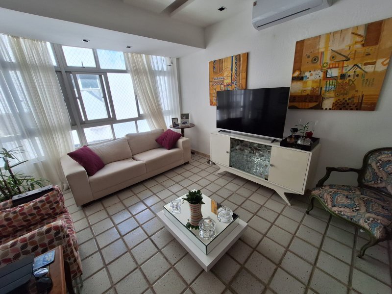 APARTAMENTO COBERTURA 3 QUARTOS 2 SUÍTES PISCINA 2 GARAGENS REFORMADO VENDA RIO VERMELHO! Rua Maragogipe Salvador - 