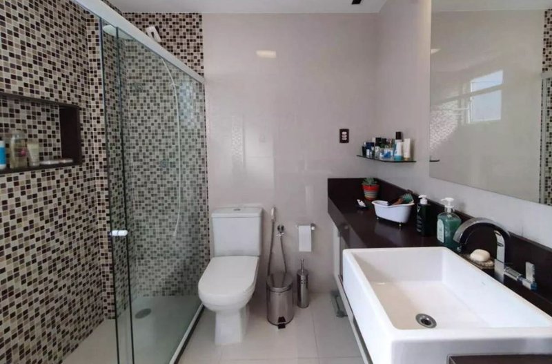 APARTAMENTO COBERTURA 3 QUARTOS 2 SUÍTES PISCINA 2 GARAGENS REFORMADO VENDA RIO VERMELHO! Rua Maragogipe Salvador - 