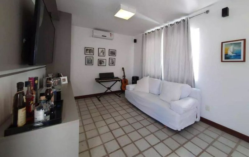 APARTAMENTO COBERTURA 3 QUARTOS 2 SUÍTES PISCINA 2 GARAGENS REFORMADO VENDA RIO VERMELHO! Rua Maragogipe Salvador - 