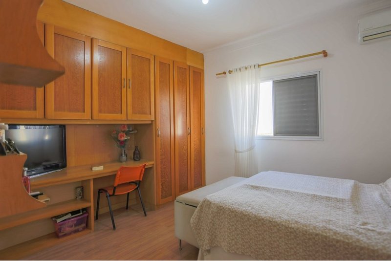 Casa à VENDA - 222m - R$ 1.220.000 - 3 Suites - Cond. Villa dos Inglezes - Sorocaba SP Rua Bruno Biagioni Sorocaba - 