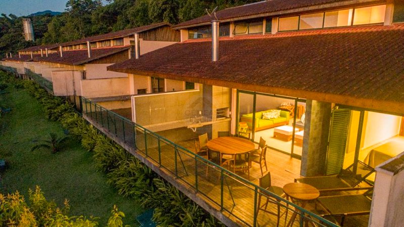 Casa em Condomínio em Barra do Una - À VENDA  São Sebastião - 