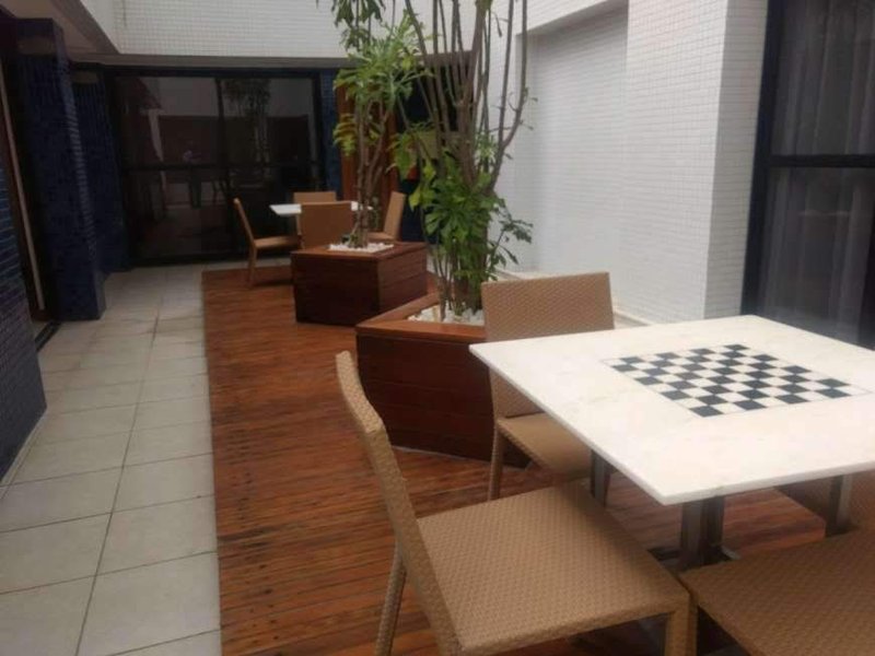 APARTAMENTO 4 QUARTOS 3 SUÍTES VARANDA REFORMADO PISCINA ACADEMIA À VENDA NA GRAÇA Rua Humberto de Campos Salvador - 