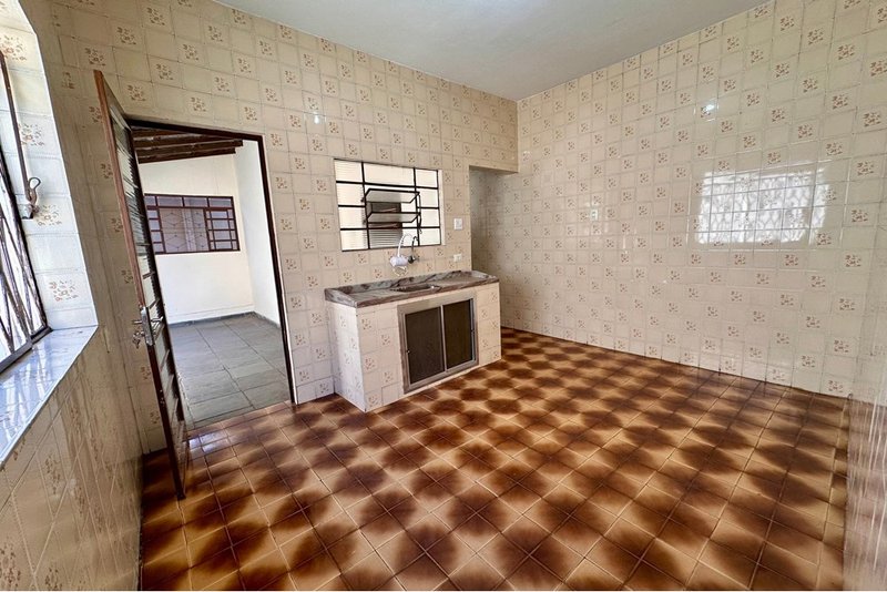 Casa à venda - 114m - R$ 330.000 - 2 Dorm. e área gourmet - Vila Hortência em Sorocaba SP Rua Fernão Salles Sorocaba - 