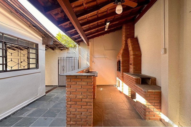 Casa à venda - 114m - R$ 330.000 - 2 Dorm. e área gourmet - Vila Hortência em Sorocaba SP Rua Fernão Salles Sorocaba - 