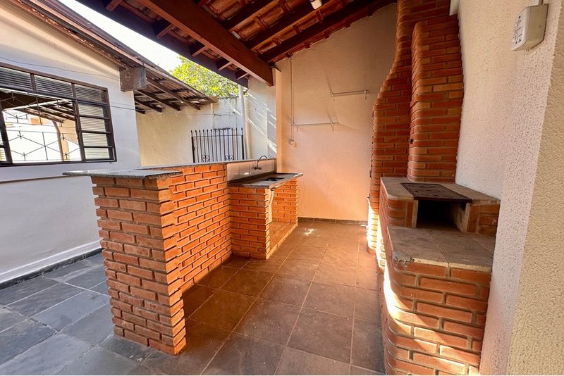 Casa à venda - 114m - R$ 330.000 - 2 Dorm. e área gourmet - Vila Hortência em Sorocaba SP Rua Fernão Salles Sorocaba - 