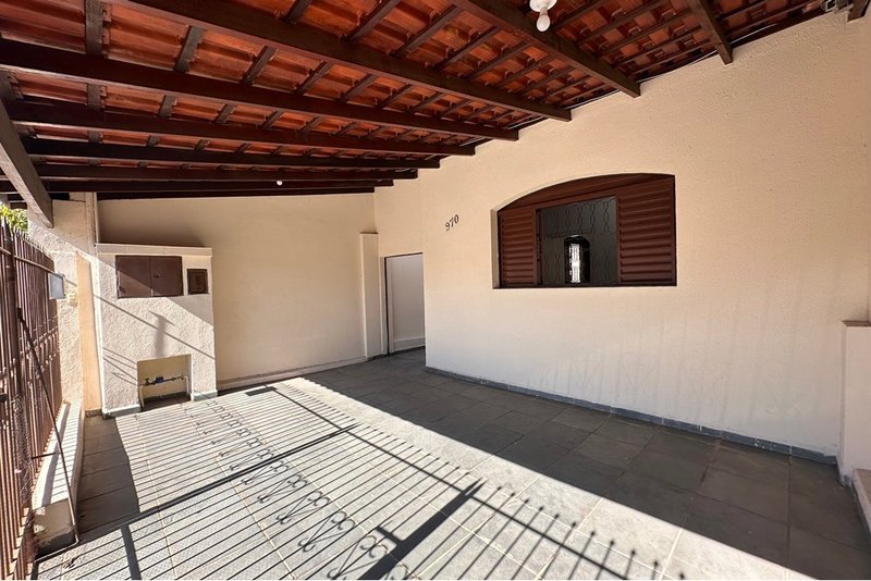 Casa à venda - 114m - R$ 330.000 - 2 Dorm. e área gourmet - Vila Hortência em Sorocaba SP Rua Fernão Salles Sorocaba - 