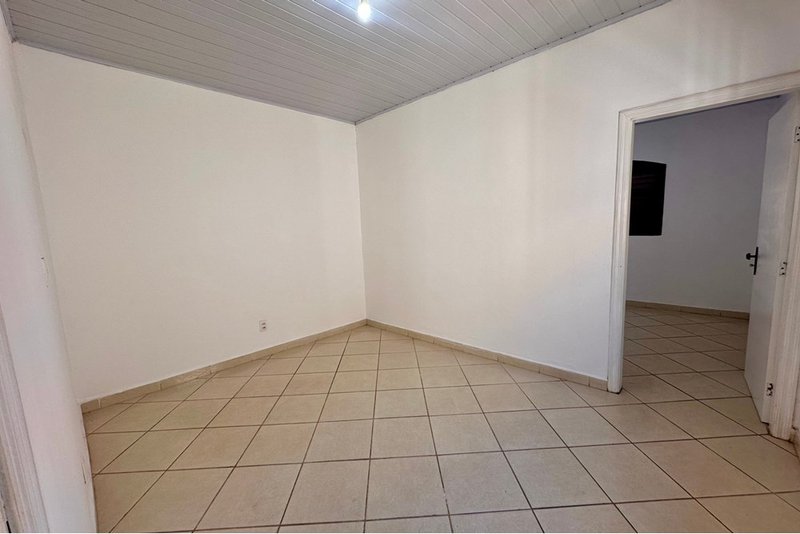 Casa à venda - 114m - R$ 330.000 - 2 Dorm. e área gourmet - Vila Hortência em Sorocaba SP Rua Fernão Salles Sorocaba - 