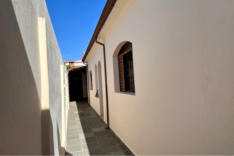 Casa à venda - 114m - R$ 330.000 - 2 Dorm. e área gourmet - Vila Hortência em Sorocaba SP Rua Fernão Salles Sorocaba - 