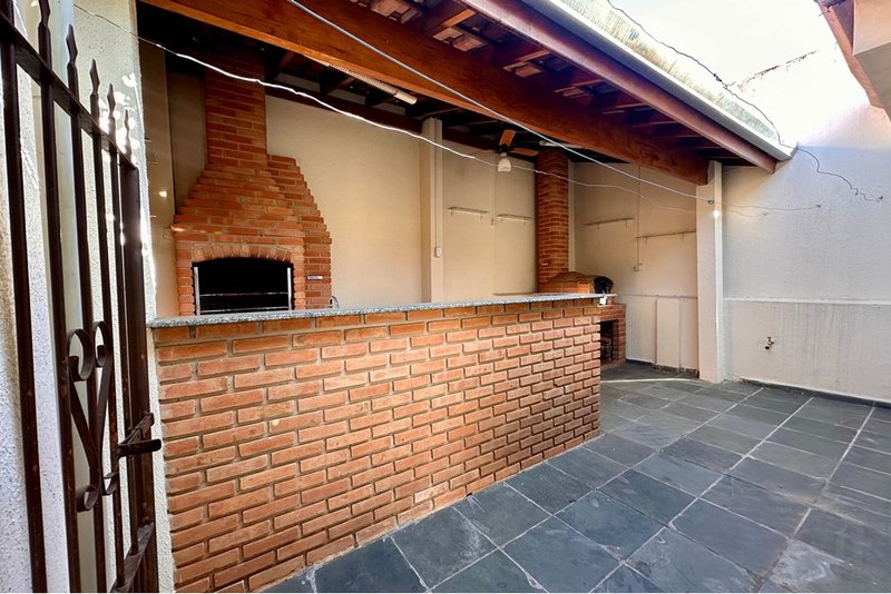 Casa à venda - 114m - R$ 330.000 - 2 Dorm. e área gourmet - Vila Hortência em Sorocaba SP Rua Fernão Salles Sorocaba - 