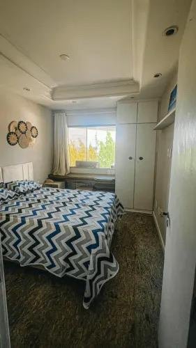 APARTAMENTO QUARTO E SALA VARANDA ELEVADOR PISCINA ACADEMIA GARAGEM VENDA EM ONDINA!!! Avenida Oceânica Salvador - 