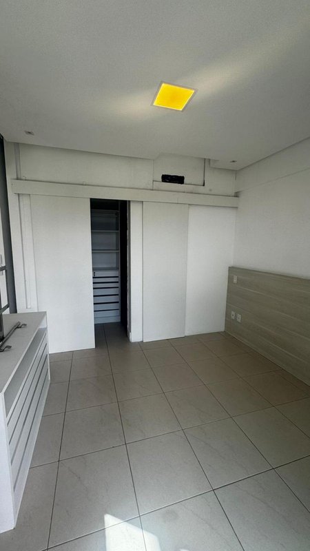 APARTAMENTO QUARTO E SALA VARANDA NASCENTE GARAGEM ELEVADOR PISCINA ACADEM À VENDA ARMAÇÃO Rua Anquises Reis Salvador - 