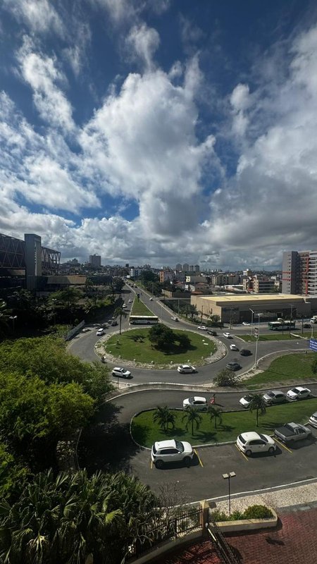 APARTAMENTO QUARTO E SALA VARANDA NASCENTE GARAGEM ELEVADOR PISCINA ACADEM À VENDA ARMAÇÃO Rua Anquises Reis Salvador - 