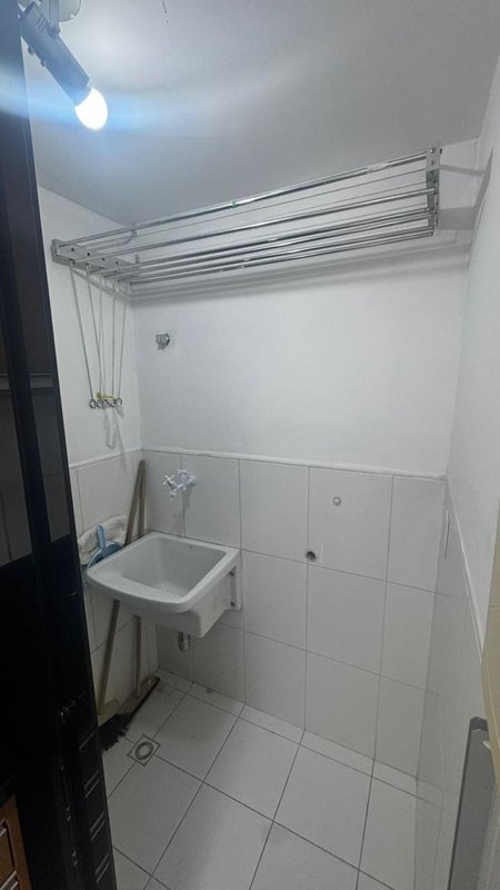 APARTAMENTO QUARTO E SALA VARANDA NASCENTE GARAGEM ELEVADOR PISCINA ACADEM À VENDA ARMAÇÃO Rua Anquises Reis Salvador - 
