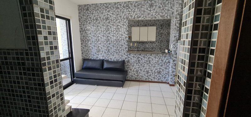 APARTAMENTO QUARTO E SALA VARANDA GARAGEM ELEVADOR PORTARIA 24H À VENDA NA BARRA! Rua Cesar Zama Salvador - 