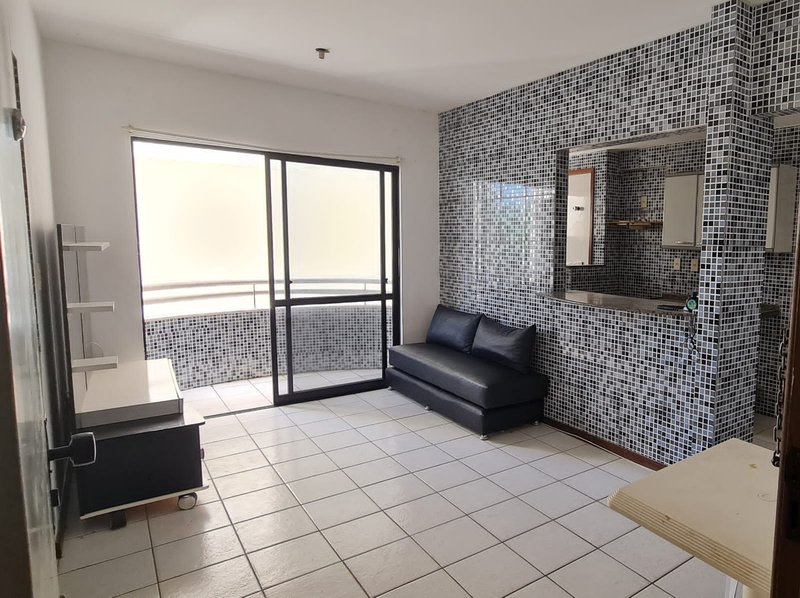APARTAMENTO QUARTO E SALA VARANDA GARAGEM ELEVADOR PORTARIA 24H À VENDA NA BARRA! Rua Cesar Zama Salvador - 