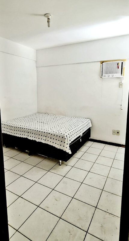 APARTAMENTO QUARTO E SALA VARANDA GARAGEM ELEVADOR PORTARIA 24H À VENDA NA BARRA! Rua Cesar Zama Salvador - 