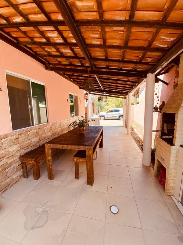 Casa à venda com 2 suítes há apenas 150 Mtrs da Praia de Jauá Rua Rio de Janeiro Camaçari - 