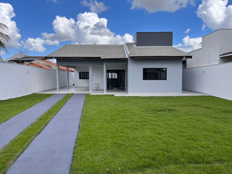 Casa à venda no Jardim Maringa 2 em Sinop  Sinop - 