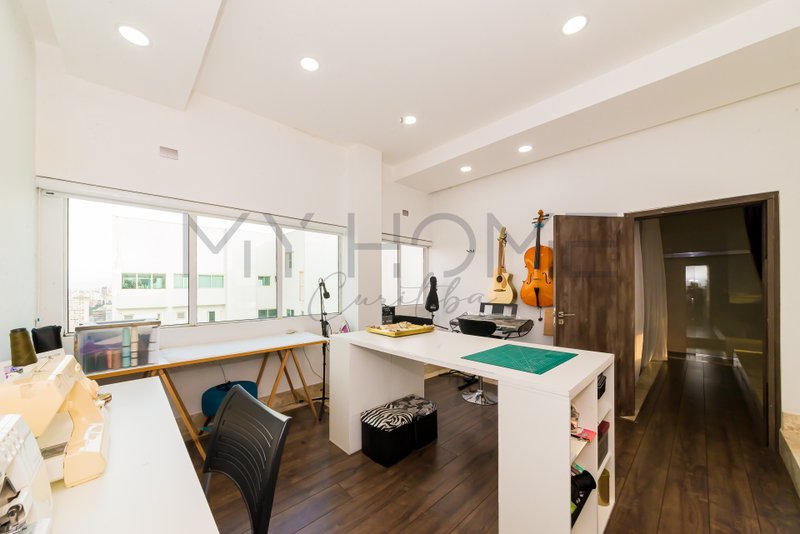 COBERTURA NO ALTO DA GLÓRIA EM CURITIBA - COM 258 M² - FACE LESTE / NORTE Av. João Gualberto Curitiba - 
