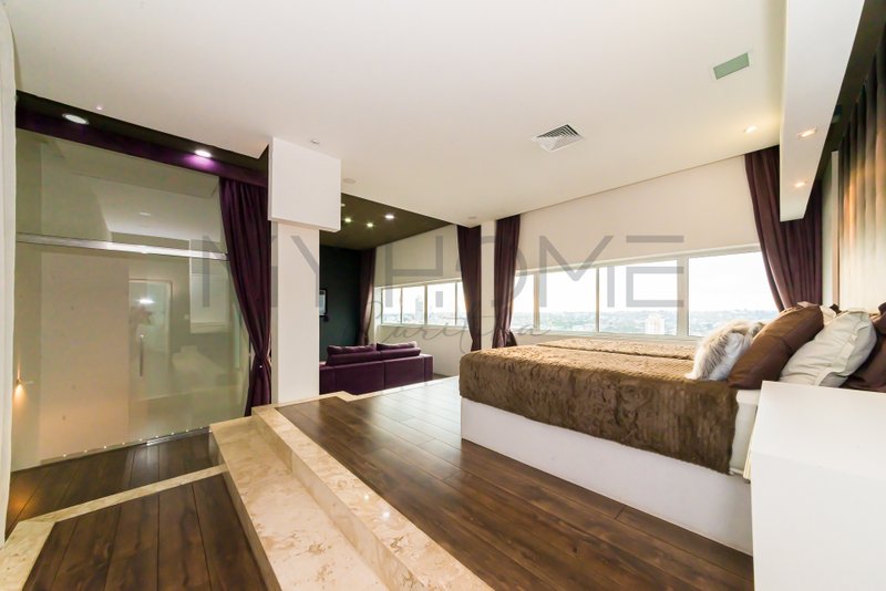 COBERTURA NO ALTO DA GLÓRIA EM CURITIBA - COM 258 M² - FACE LESTE / NORTE Av. João Gualberto Curitiba - 