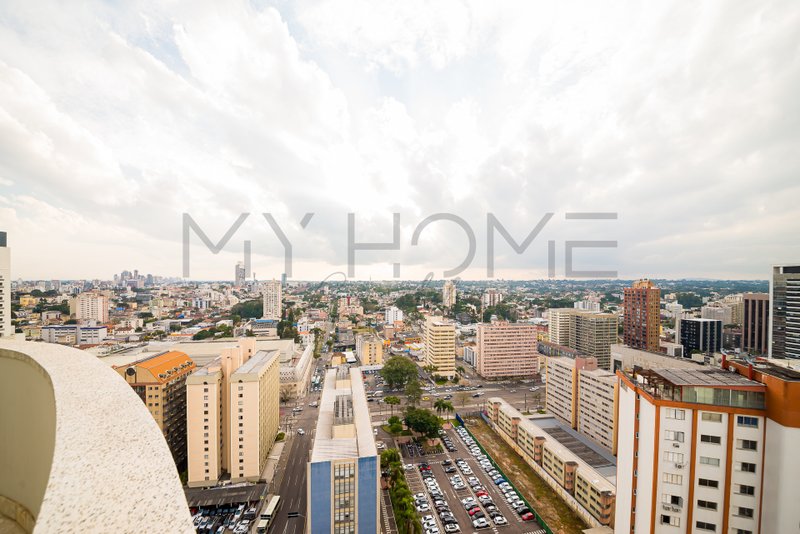 COBERTURA NO ALTO DA GLÓRIA EM CURITIBA - COM 258 M² - FACE LESTE / NORTE Av. João Gualberto Curitiba - 