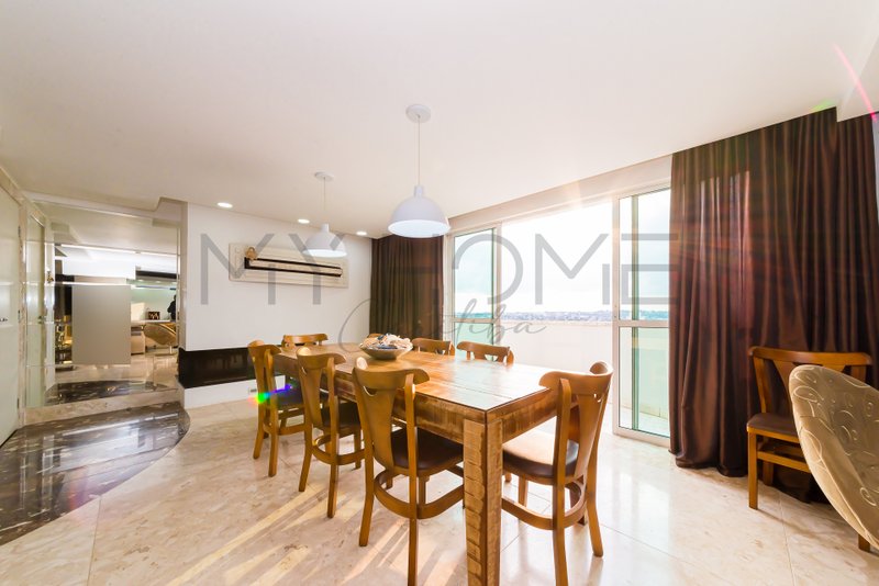 COBERTURA NO ALTO DA GLÓRIA EM CURITIBA - COM 258 M² - FACE LESTE / NORTE Av. João Gualberto Curitiba - 