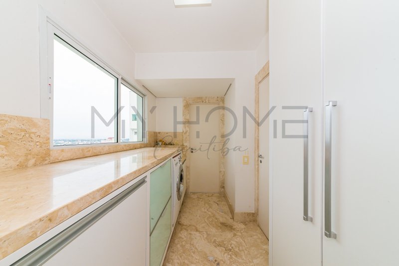 COBERTURA NO ALTO DA GLÓRIA EM CURITIBA - COM 258 M² - FACE LESTE / NORTE Av. João Gualberto Curitiba - 