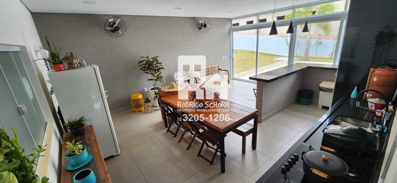 Casa de Alto Padrão à Venda – Condomínio Ninho Verde I - Porangaba  PORANGABA - 