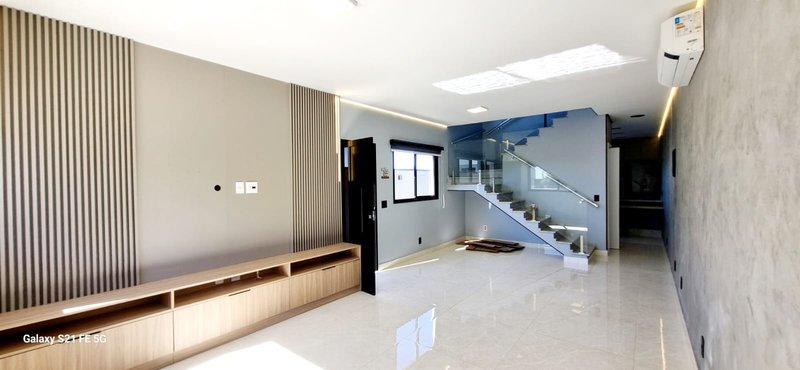 Sobrado no condomínio The Square Village - Granja Vianna. Com124 m2 3Dorms.suite e vagas Rua Peloponeso Cotia - 